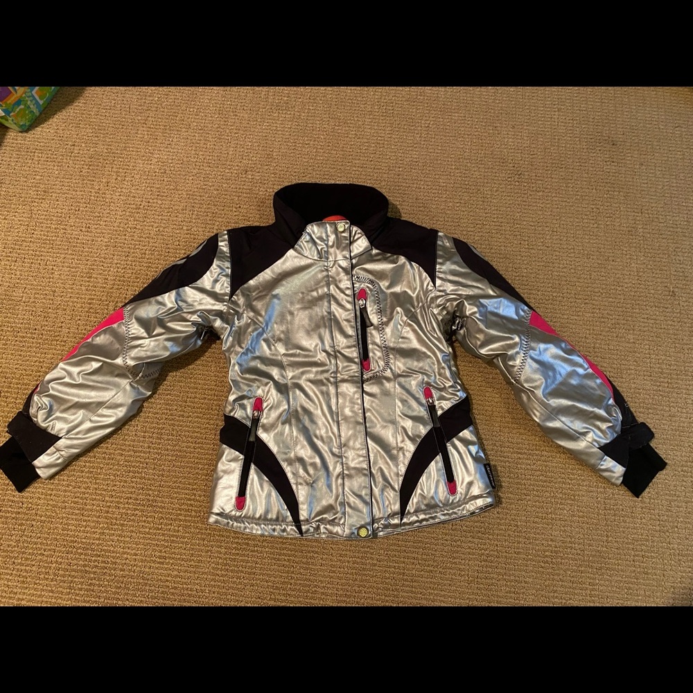 Obermeyer awesome ski jacket for girls! Super warm and stylish, size 10